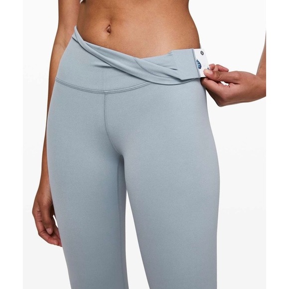Lululemon Align Crop *21"
Chambray Light Blue Women Sz 0 - Picture 4 of 15